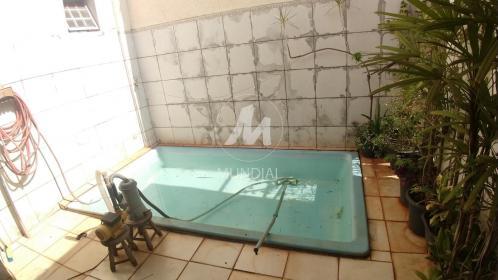 12 - Piscina