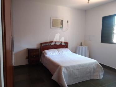 18 - Dormitorio