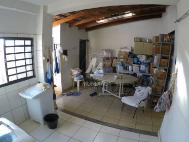 24 - Quintal/corredores
