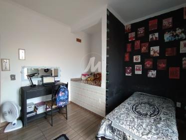 14 - Dormitorio