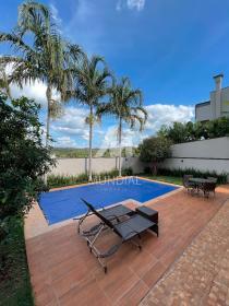 27 - Piscina