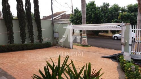 4 - Garagem/estacionamento