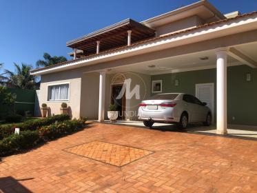 3 - Garagem/estacionamento