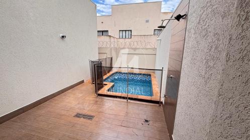 18 - Piscina