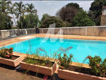 12 - Piscina