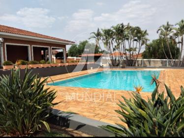 13 - Piscina