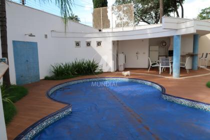 32 - Piscina