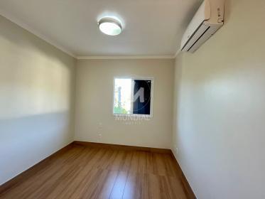 20 - Dormitorio