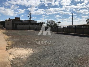 2 - Garagem/estacionamento