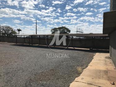3 - Garagem/estacionamento