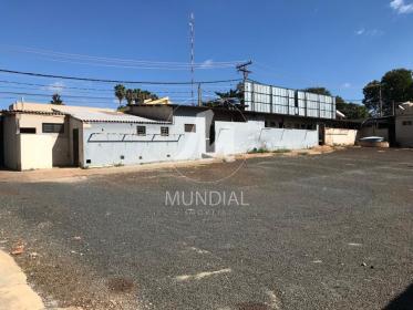 6 - Garagem/estacionamento