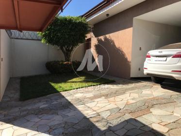 33 - Garagem/estacionamento