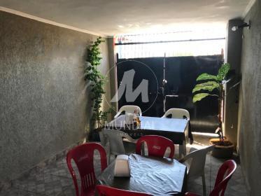 4 - Garagem/estacionamento