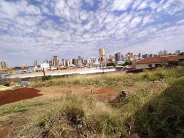 2 - Terreno/Lote
