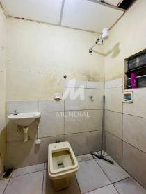 15 - Banheiro/lavabo