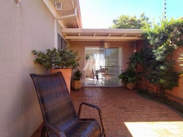 18 - Quintal/corredores