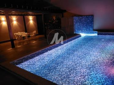17 - Piscina