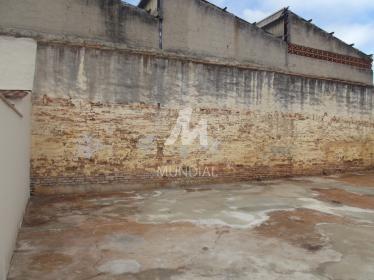 8 - Quintal/corredores