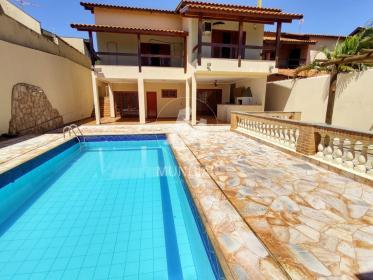 19 - Piscina