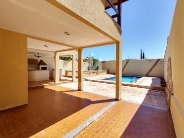 18 - Quintal/corredores