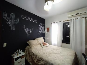 12 - Dormitorio