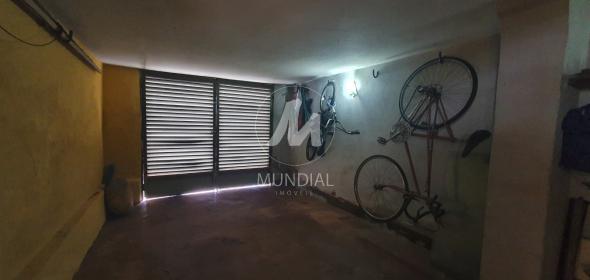 13 - Garagem/estacionamento