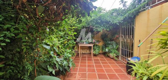15 - Quintal/corredores