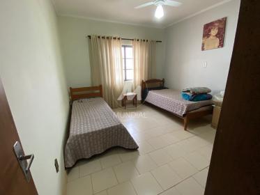15 - Dormitorio