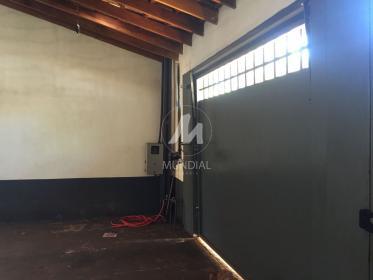 1 - Garagem/estacionamento