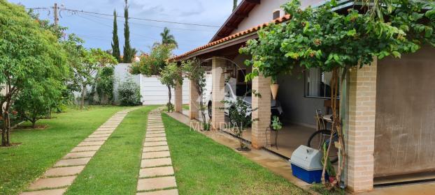 15 - Garagem/estacionamento
