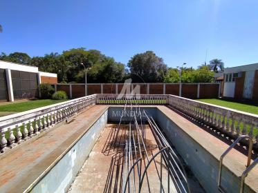 28 - Piscina