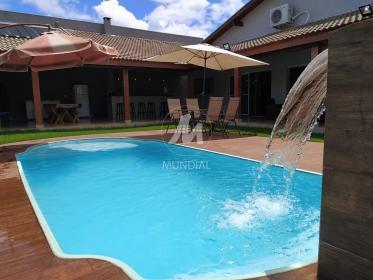 28 - Piscina
