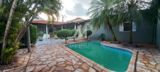 16 - Piscina