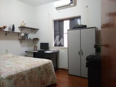 20 - Dormitorio