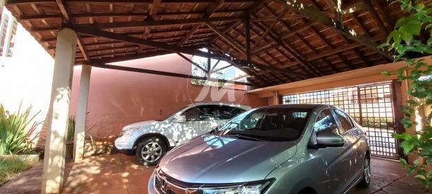 18 - Garagem/estacionamento