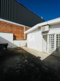 11 - Quintal/corredores