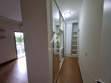 17 - Closet