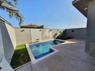 13 - Piscina