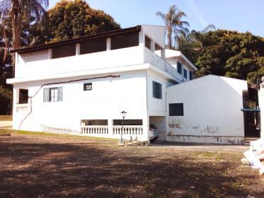 5 - Garagem/estacionamento