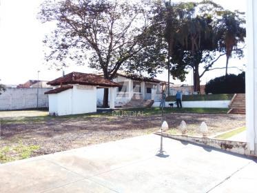 6 - Garagem/estacionamento
