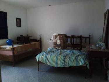 24 - Dormitorio