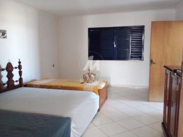 32 - Suite