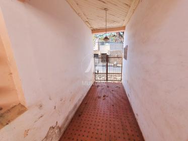 11 - Garagem/estacionamento