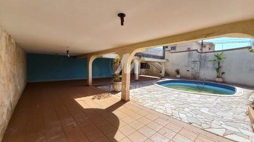 4 - Garagem/estacionamento
