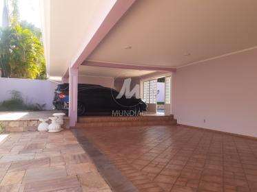 4 - Garagem/estacionamento