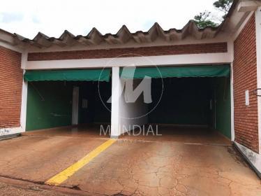 4 - Garagem/estacionamento