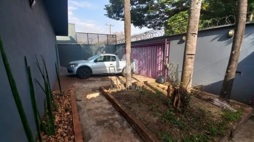 2 - Garagem/estacionamento