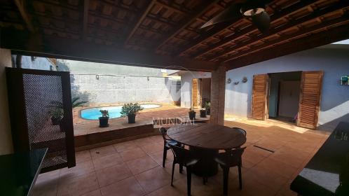 35 - Quintal/corredores