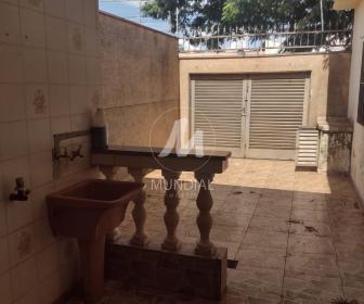 4 - Garagem/estacionamento