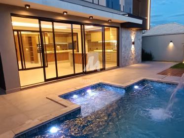 25 - Piscina